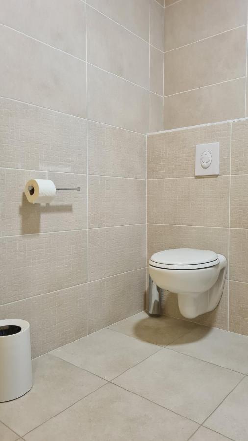 Le Maconnais Guest House Vinzelles Екстериор снимка