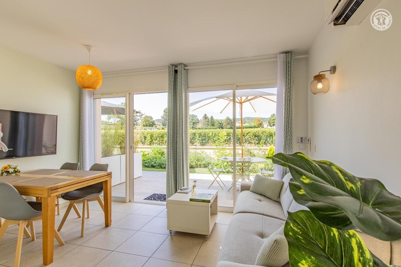 Le Maconnais Guest House Vinzelles Екстериор снимка