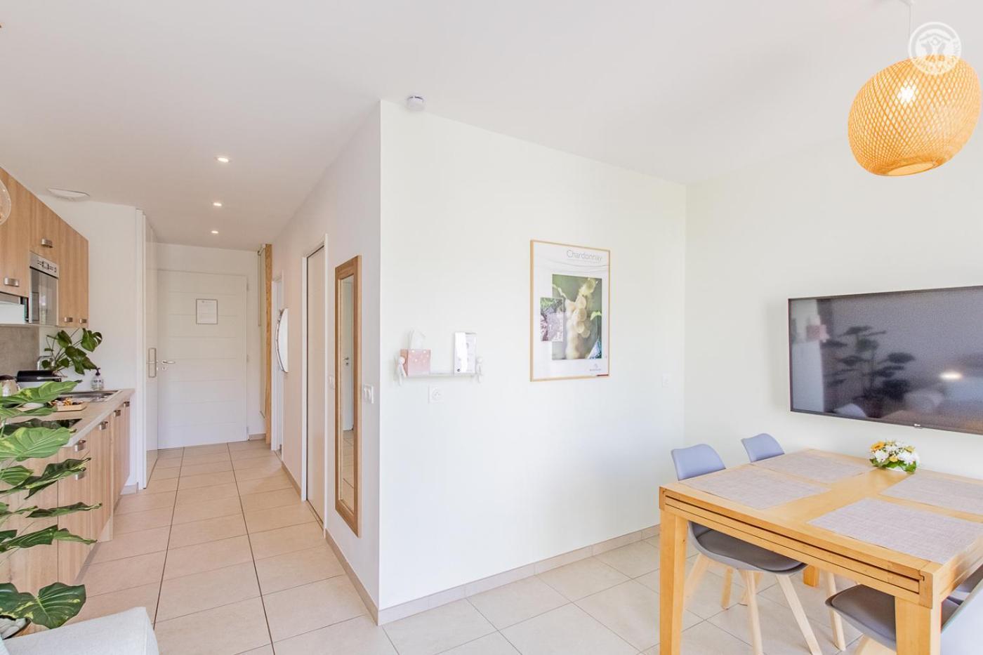 Le Maconnais Guest House Vinzelles Екстериор снимка