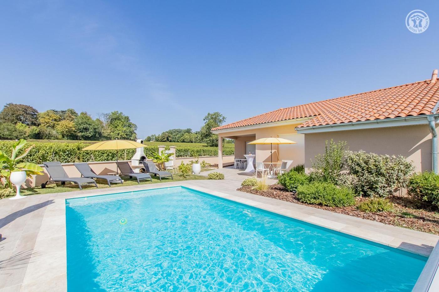Le Maconnais Guest House Vinzelles Екстериор снимка
